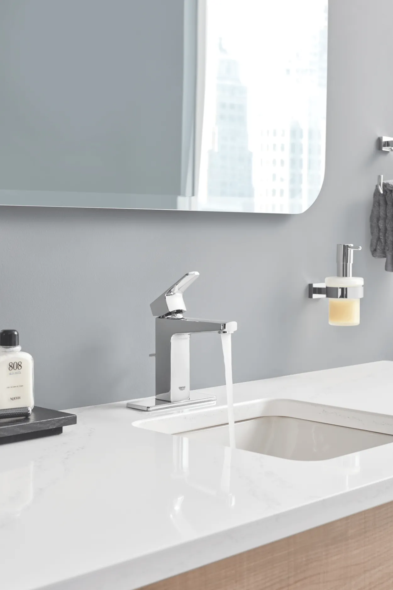 Grohe essentials cube såpedispenser med holder