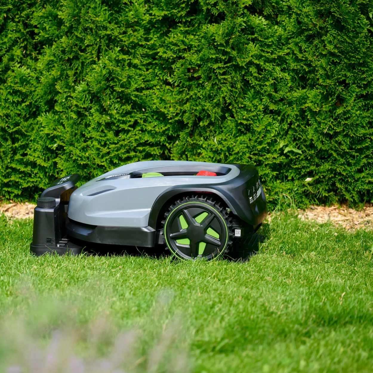 Grouw robotgressklipper core+ 600m²