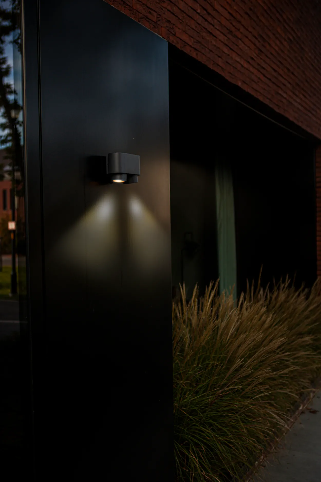 Lutec architectural cypres lampe mørk grå