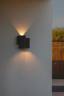 Lutec architectural rialto vegghengt lampe matt sort