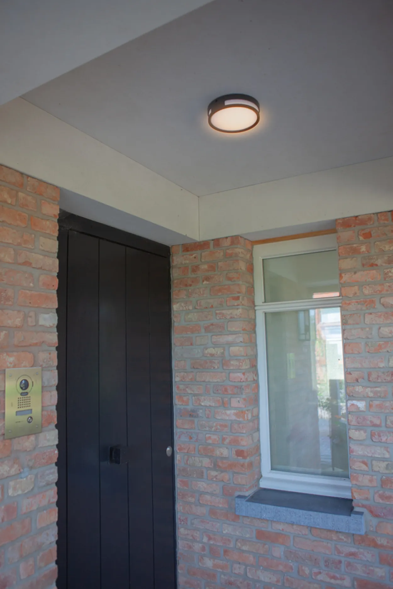 Lutec architectural rola vegghengt lampe matt sort