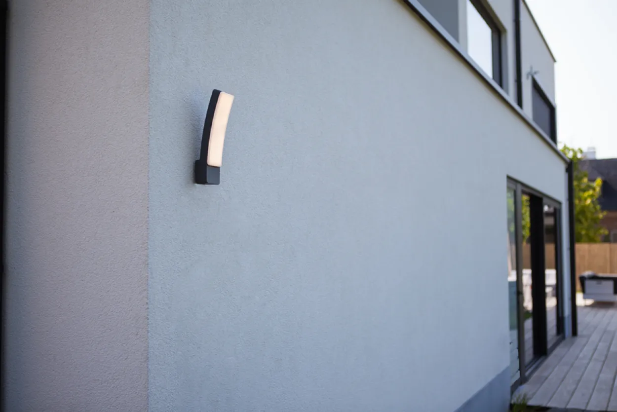 Lutec connected kira vegghengt lampe mørk grå