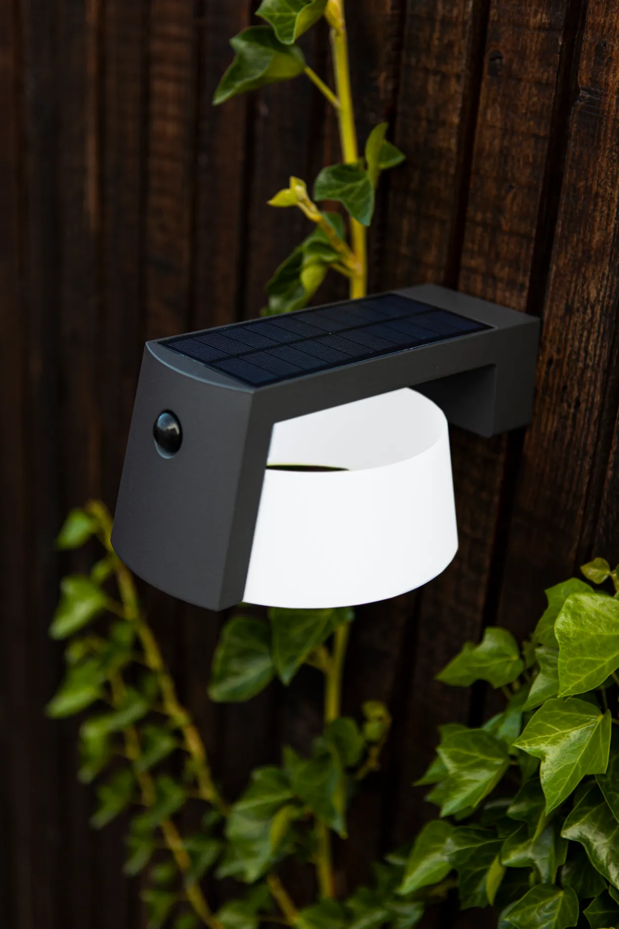Lutec moon sensor vegghengt lampe mørk grå