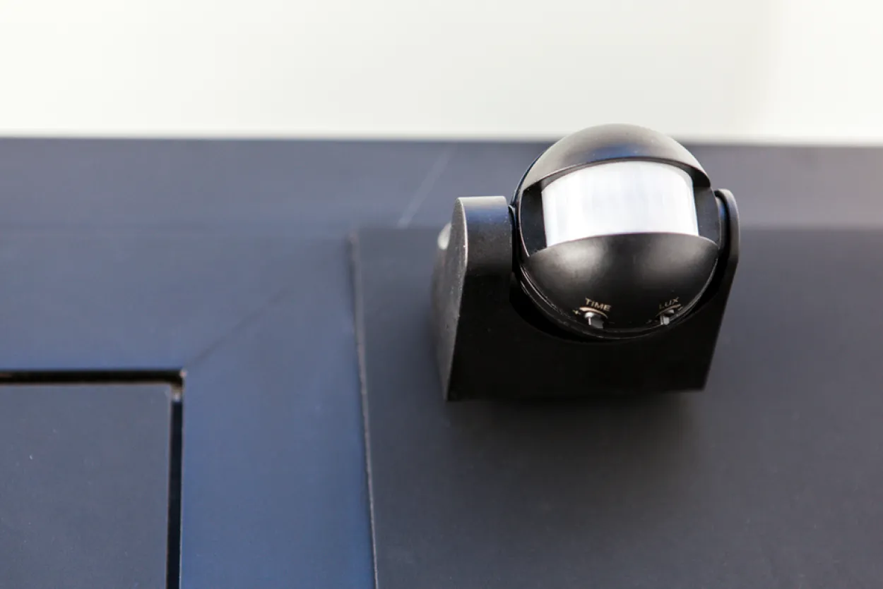 Lutec security sphere vegglampe sort