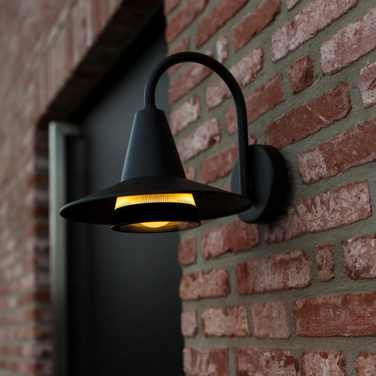 Lutec swan vegglampe 1 lys e27 sort
