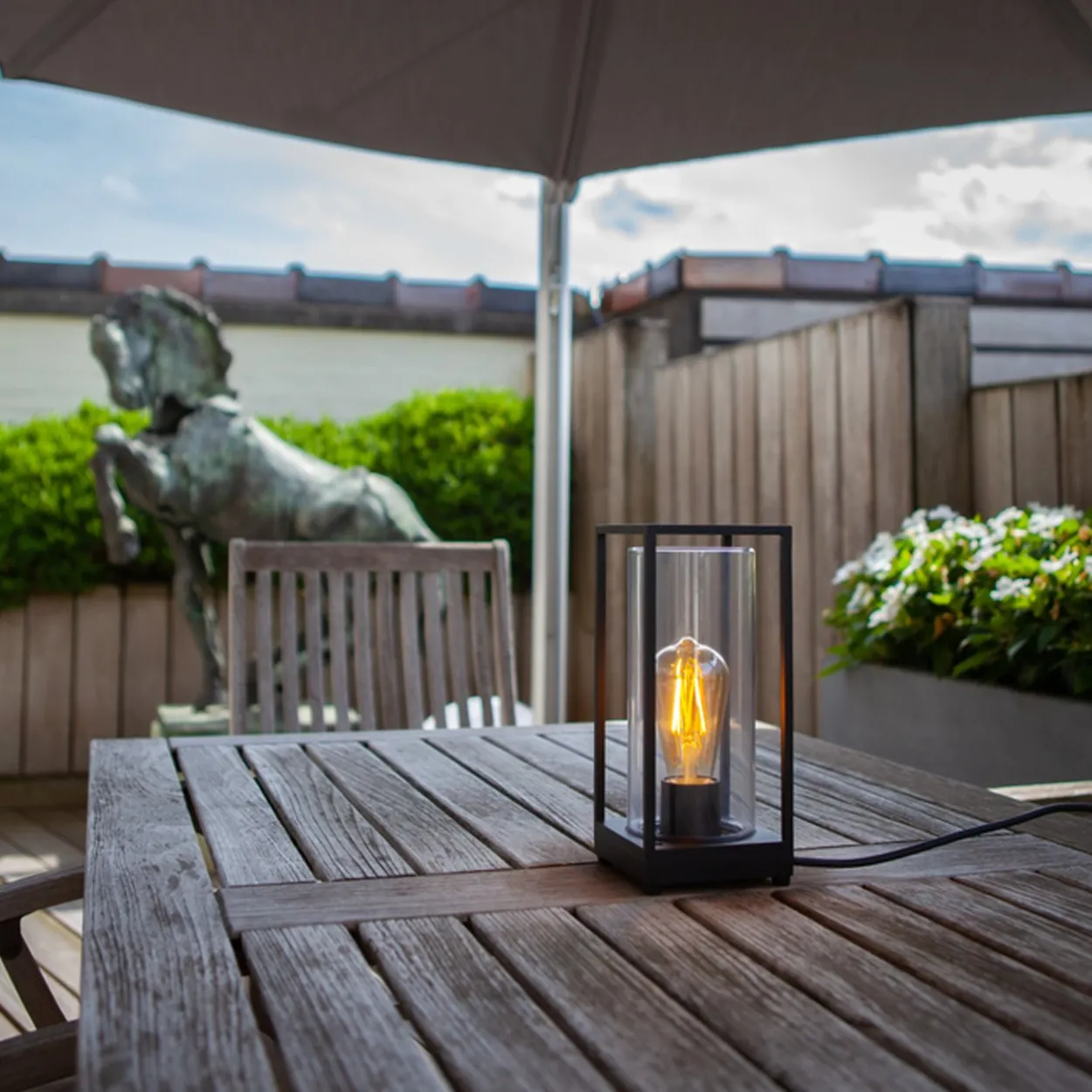 Lutec tradition flair bordlampe matt sort