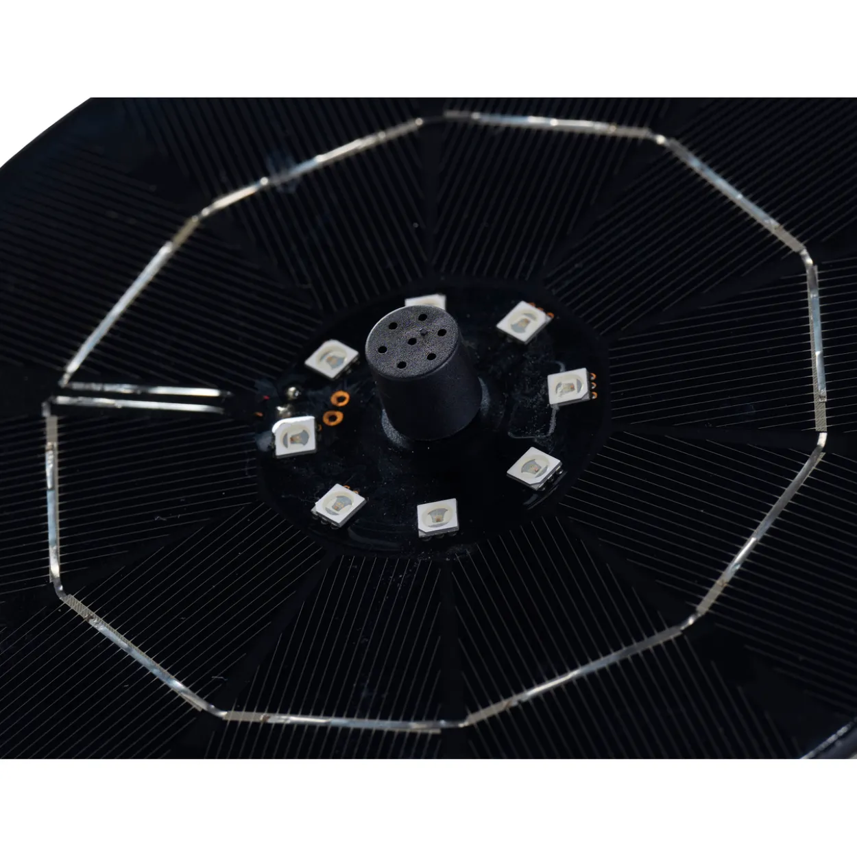 Outfit vannfontene solar m/led