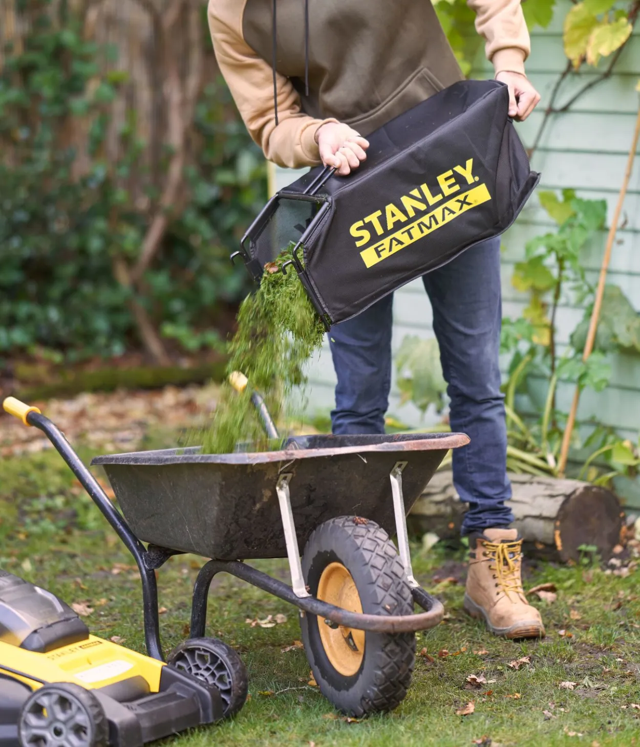 Stanley fatmax v20 gressklipper m/2x18v 4ah batteri og lader